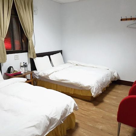 拉拉山周家渡假旅館 Hualing Buitenkant foto